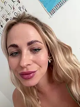 streetdoll online show from 24, 2, 2025