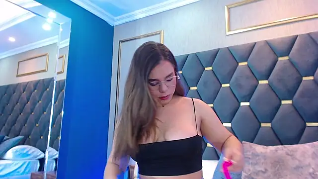 ThaniaJones online show from 22, 12, 2025