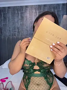 ThaniaJones online show from 16, 2, 2026