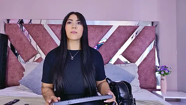 Snapshot of PaulinaDuarte chatting on 22, 6, 2026 PaulinaDuarte online show from 22, 6, 2026