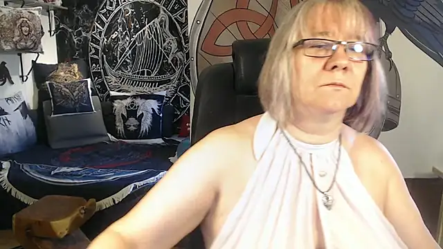 Snapshot of TittenMichelle chatting on 11, 7, 2026 TittenMichelle online show from 11, 7, 2026