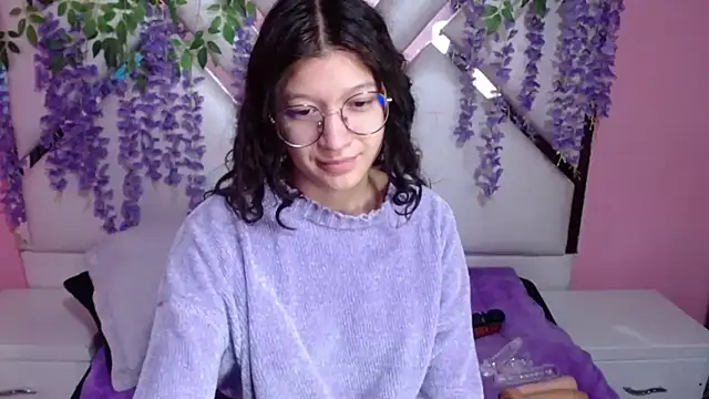 Perla Skinnyy online show from 21, 12, 2024
