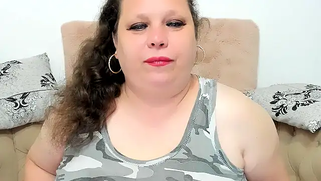 Snapshot of KarolineJoyy chatting on 4, 6, 2026 KarolineJoyy online show from 4, 6, 2026
