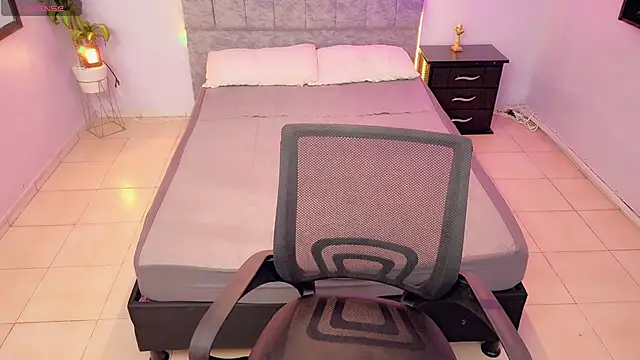 Lana stone  online show from 2, 12, 2025