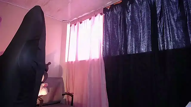 Snapshot of Kym_Owens chatting on 23, 4, 2026 Kym Owens online show from 23, 4, 2026
