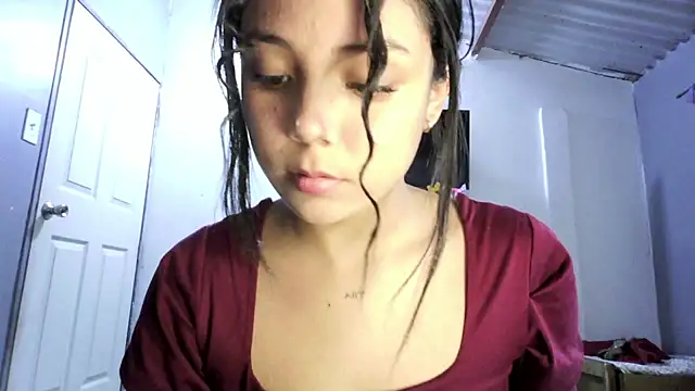 linzeysmith4 online show from 4, 6, 2026