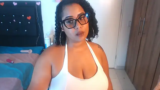 Snapshot of ebony_Exotica chatting on 8, 3, 2025 ebony Exotica online show from 8, 3, 2025