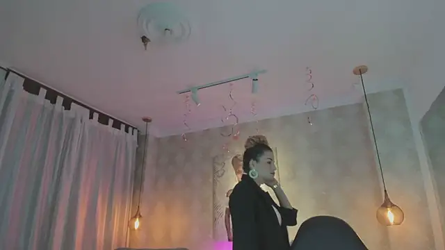 Shantall   online show from 11, 2, 2026