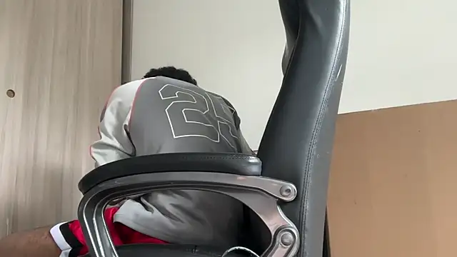 dominic brandd23 online show from 5, 1, 2026