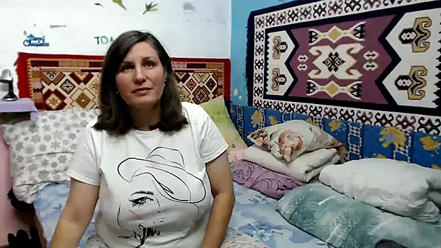 AdelineBlueEyes online show from 7, 10, 2025