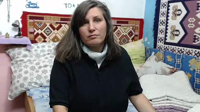 AdelineBlueEyes online show from 6, 10, 2025