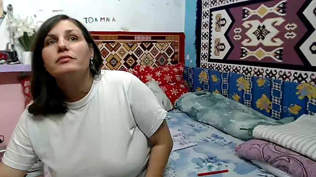 AdelineBlueEyes online show from 28, 10, 2025