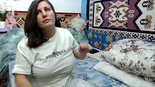 AdelineBlueEyes online show from 4, 12, 2025