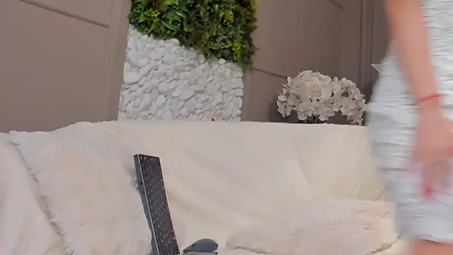 Deliciouslips online show from 7, 3, 2026