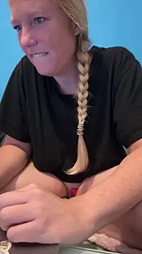 MoniqueLaFee online show from 23, 7, 2026