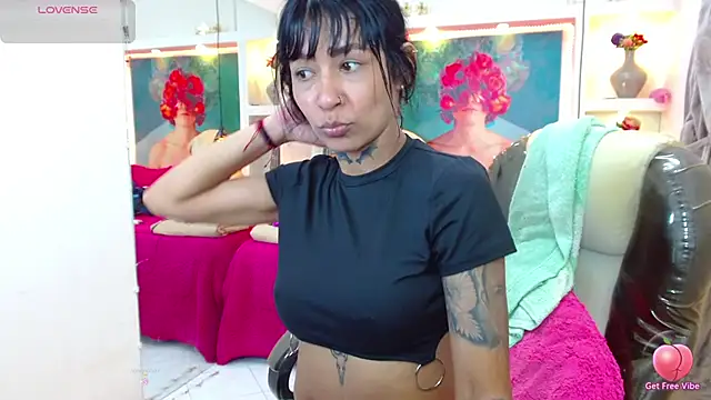 lorenapinto online show from 4, 11, 2025