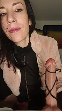 freyamoret online show from 4, 3, 2026