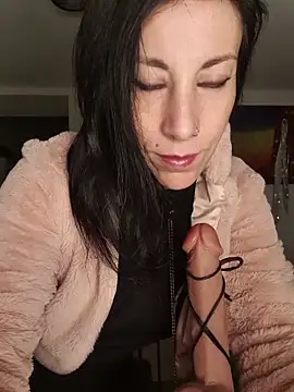 freyamoret online show from 9, 4, 2026