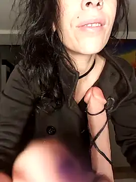 Snapshot of freyamoret chatting on 9, 11, 2025 freyamoret online show from 9, 11, 2025