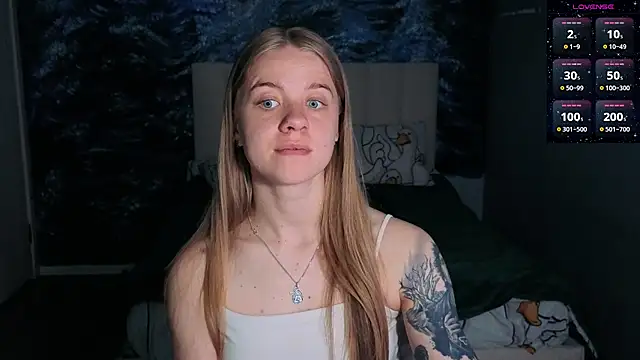 Snapshot of candy_maggie chatting on 26, 5, 2026 candy maggie online show from 26, 5, 2026