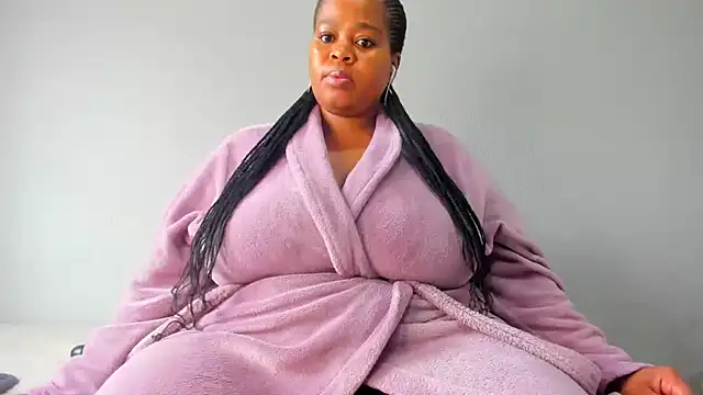 Snapshot of ThickLeeyanaX chatting on 24, 9, 2025 ThickLeeyanaX online show from 24, 9, 2025