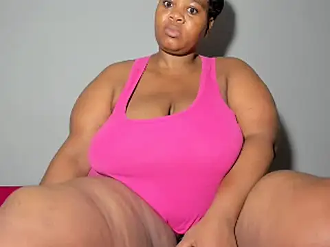 Snapshot of ThickLeeyanaX chatting on 20, 2, 2025 ThickLeeyanaX online show from 20, 2, 2025