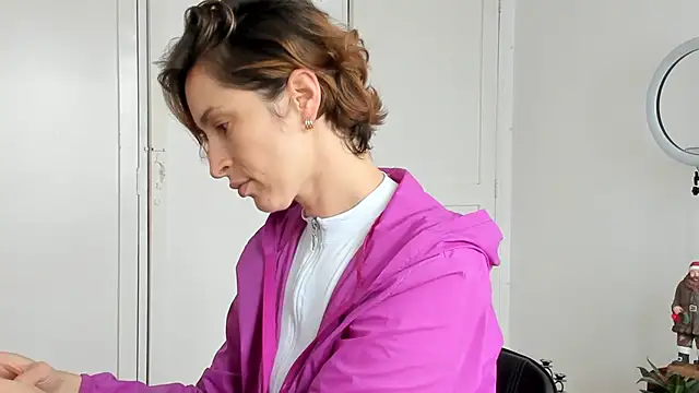 Snapshot of cuddlingbunny chatting on 29, 11, 2025 cuddlingbunny online show from 29, 11, 2025