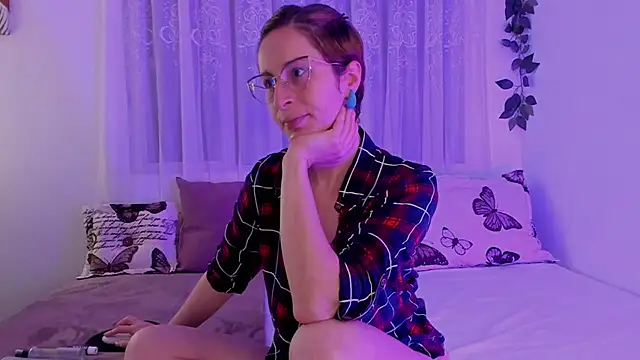 Snapshot of cuddlingbunny chatting on 10, 1, 2025 cuddlingbunny online show from 10, 1, 2025