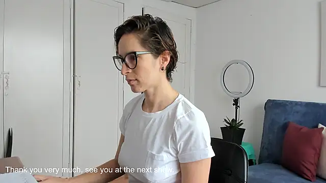 Snapshot of cuddlingbunny chatting on 3, 11, 2025 cuddlingbunny online show from 3, 11, 2025