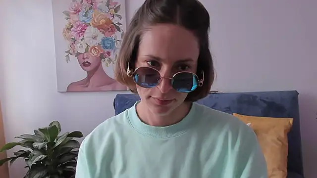 Snapshot of cuddlingbunny chatting on 16, 3, 2026 cuddlingbunny online show from 16, 3, 2026