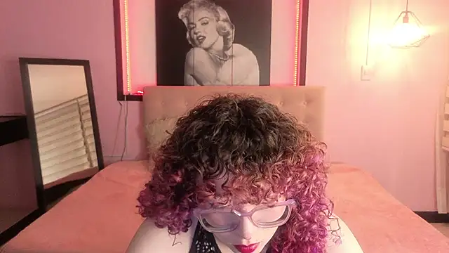 Snapshot of _Androm3da_ chatting on 6, 7, 2026 Androm3da online show from 6, 7, 2026