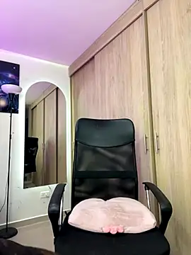 Snapshot of MariaAntonia__ chatting on 12, 10, 2025 MariaAntonia online show from 12, 10, 2025