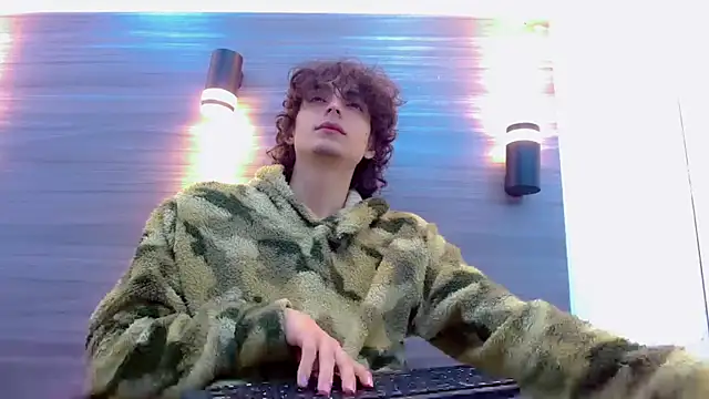 Sr BonnyEthan online show from 13, 4, 2026