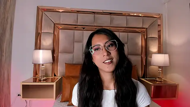 Snapshot of DaraBeckett chatting on 18, 2, 2025 DaraBeckett online show from 18, 2, 2025