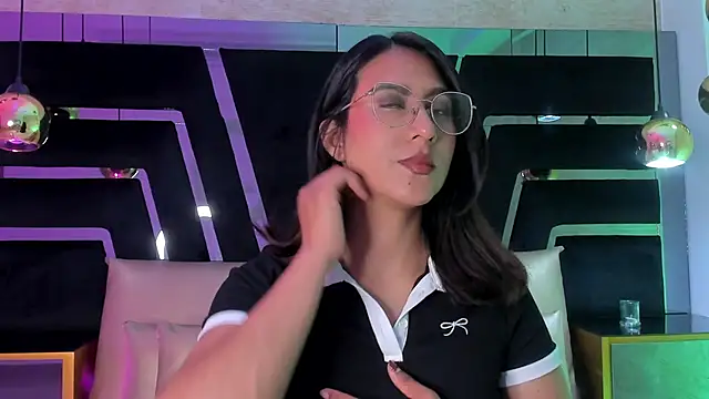 DaraBeckett online show from 6, 11, 2025