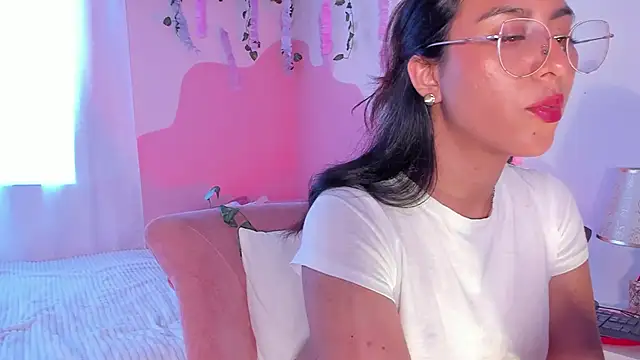 DaraBeckett online show from 18, 2, 2026