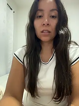 Snapshot of emely_sexx20 chatting on 3, 5, 2026 emely sexx20 online show from 3, 5, 2026
