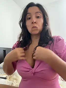 Snapshot of emely_sexx20 chatting on 10, 7, 2026 emely sexx20 online show from 10, 7, 2026