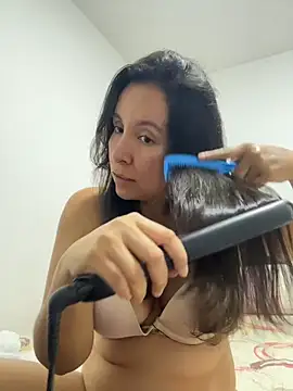 Snapshot of emely_sexx20 chatting on 28, 6, 2026 emely sexx20 online show from 28, 6, 2026