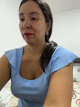 Snapshot of emely_sexx20 chatting on 23, 6, 2026 emely sexx20 online show from 23, 6, 2026
