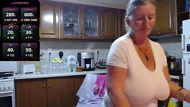 JennaDeluxe online show from 8, 4, 2026