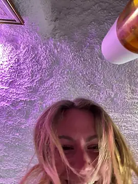 selenaluvv online show from 24, 2, 2026