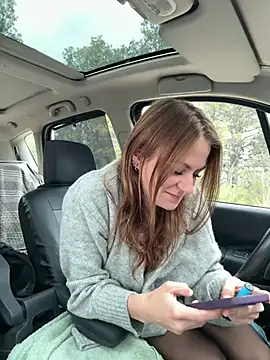 selenaluvv online show from 28, 2, 2025