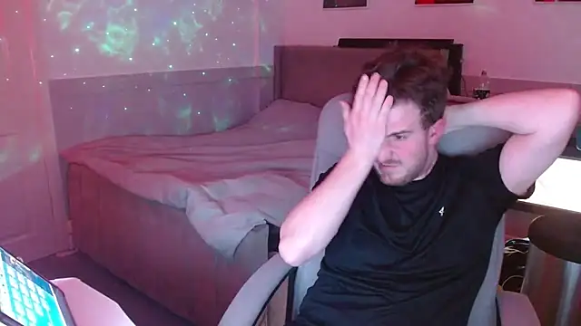 Snapshot of maxy49 chatting on 22, 11, 2025 maxy49 online show from 22, 11, 2025