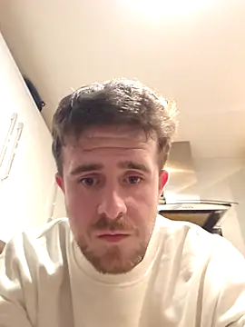 Snapshot of maxy49 chatting on 25, 11, 2025 maxy49 online show from 25, 11, 2025