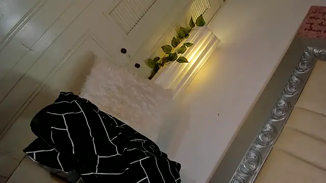 ChanellCastilla online show from 18, 12, 2025