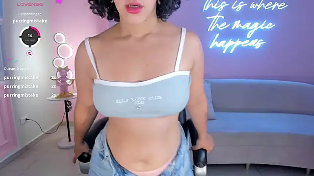 AlessaRomero online show from 28, 2, 2025