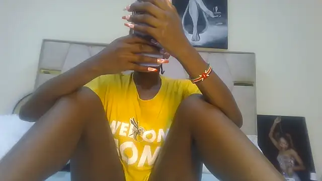 Snapshot of Fine_assie chatting on 17, 3, 2025 Fine assie online show from 17, 3, 2025