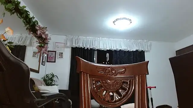  diana cute online show from 12, 2, 2026