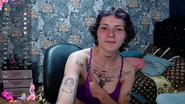 pretty cristal69 online show from 21, 4, 2026